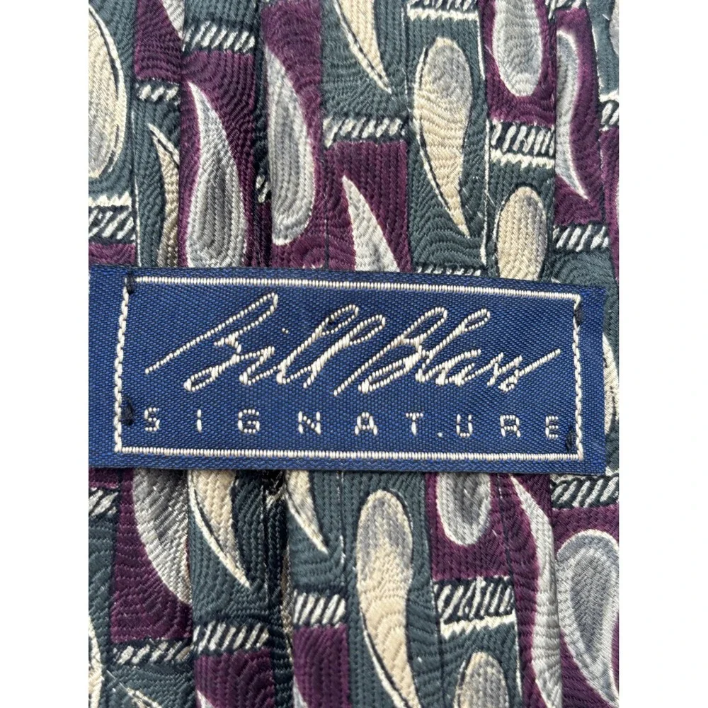 Bill Blass Signature 100% Silk Men's Tie Burgundy Gray Gold Paisley Geometric